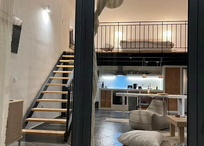 Evas Urban Loft 1 Close To Pythagoreio *