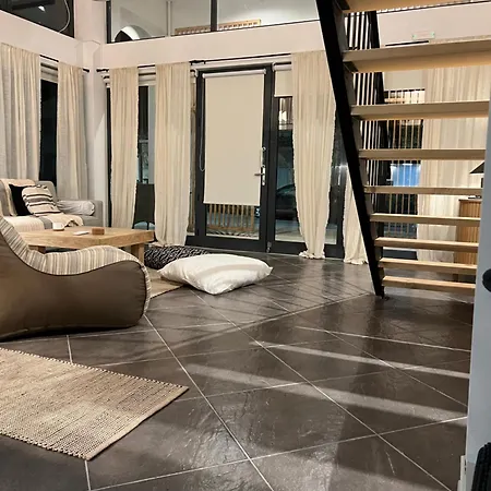 Evas Urban Loft 1 Close To Pythagoreio *