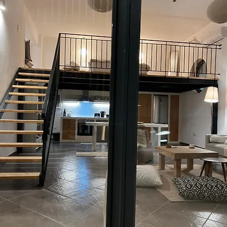 アパート Evas Urban Loft 1 Close To Pythagoreio