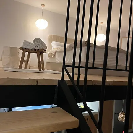 Evas Urban Loft 1 Close To Pythagoreio *