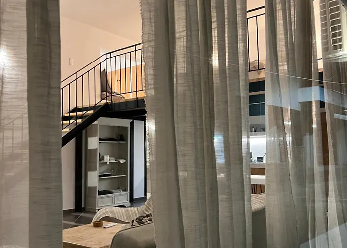 Evas Urban Loft 1 Close To Pythagoreio Apartment